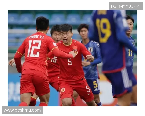 U23亚洲杯精彩对决刘浩帆遭封堵球队奋力拼搏展现青春风采