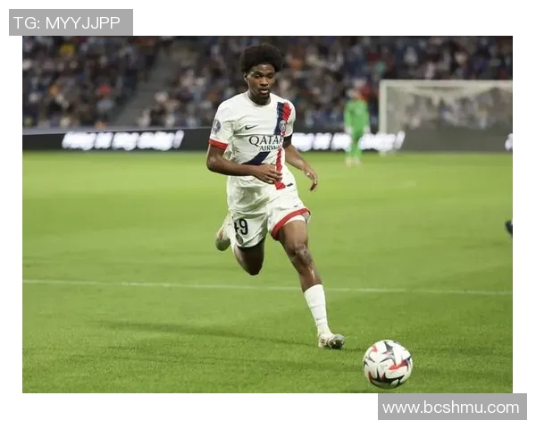 尼马在法甲联赛中闪耀，带领巴黎主场大胜对手