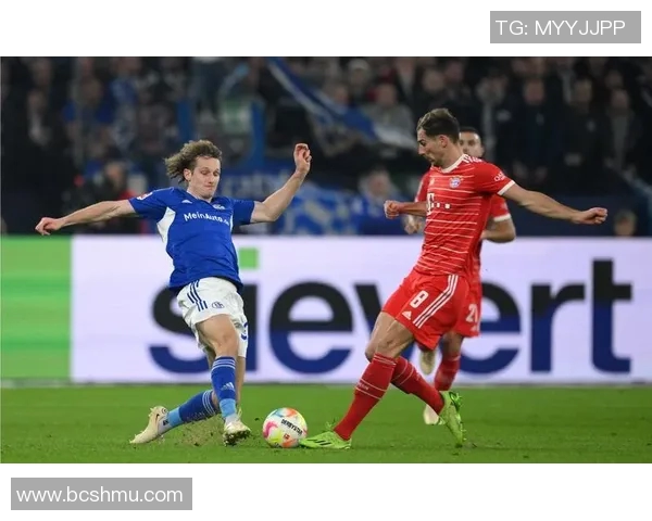 沙尔克04惨遭拜仁慕尼黑德甲双杀，主场失利难挽颓势